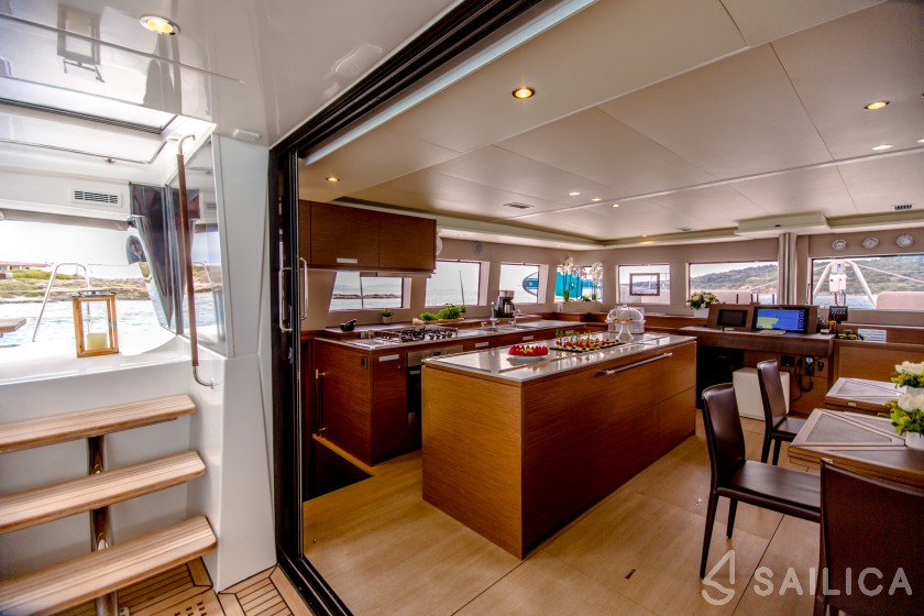 Lagoon 620 - Yacht Charter Sailica