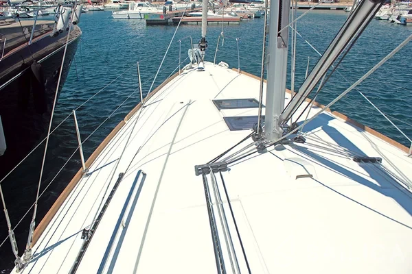 Oceanis 38.1 - Yacht Charter Sailica