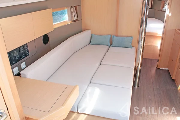 Oceanis 38.1 - Yacht Charter Sailica