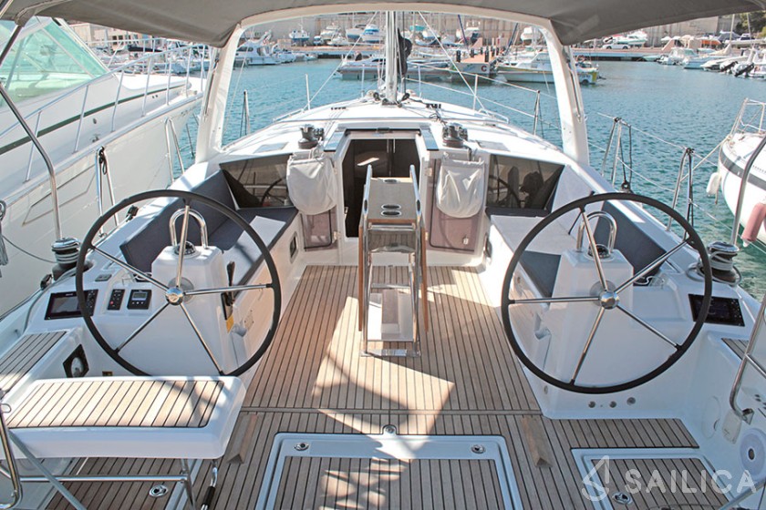 Oceanis 41.1 - Yacht Charter Sailica