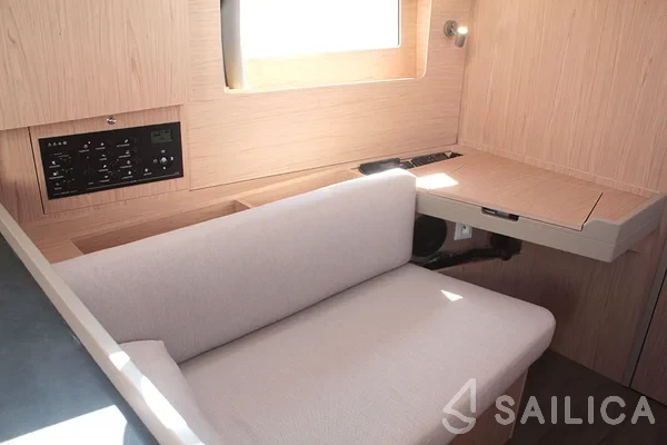 Oceanis 41.1 - Yacht Charter Sailica