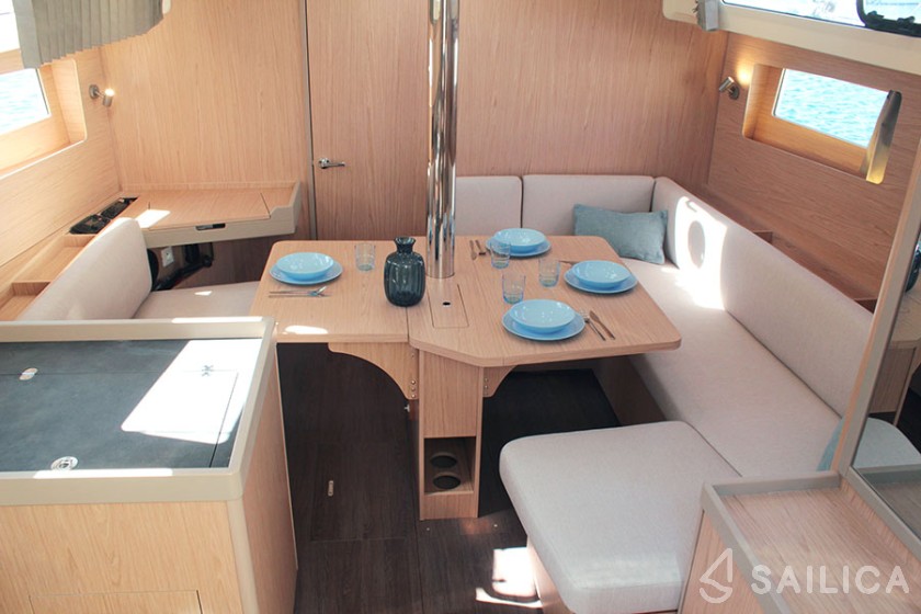 Oceanis 41.1 - Yacht Charter Sailica