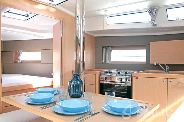 Oceanis 38.1 - Yacht Charter Sailica