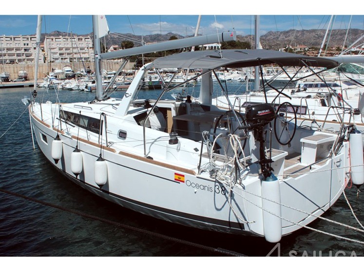 Oceanis 38.1 - Yacht Charter Sailica
