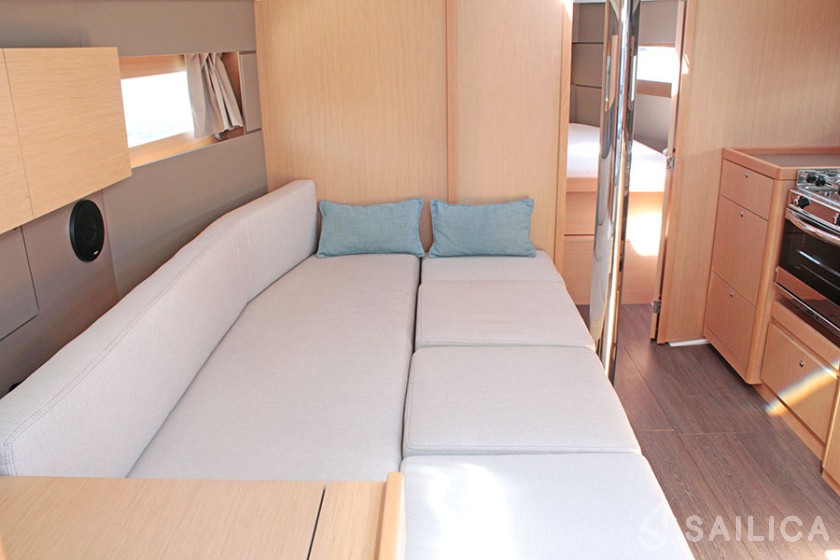 Oceanis 38.1 - Yacht Charter Sailica