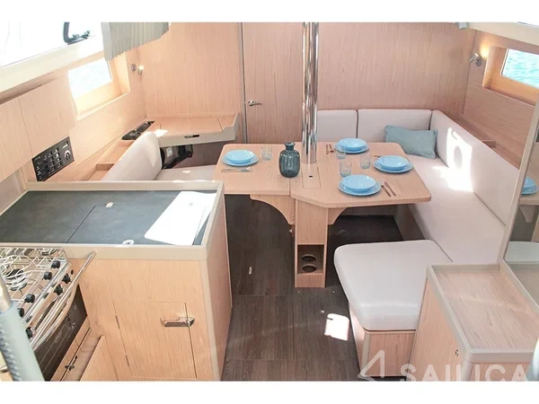 Oceanis 41.1 - Yacht Charter Sailica