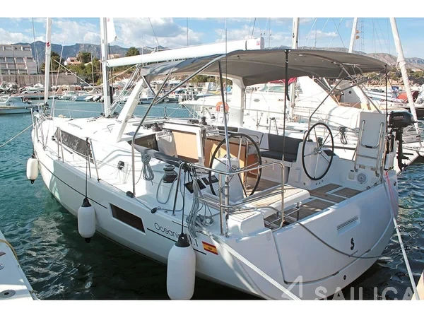 Oceanis 41.1 - Yacht Charter Sailica