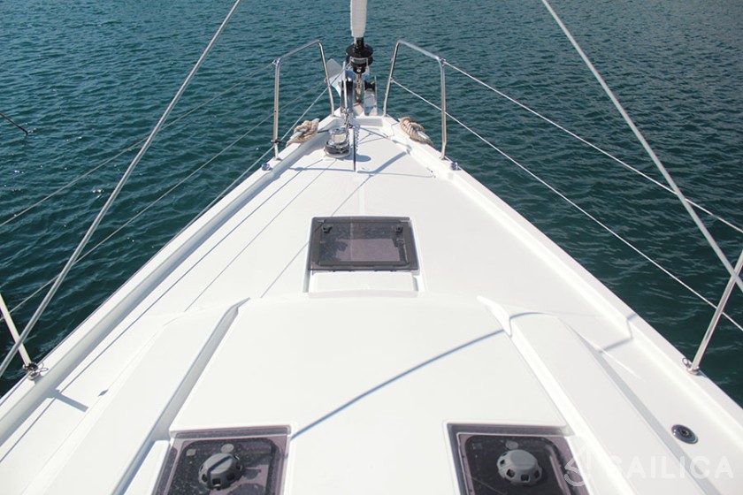 Oceanis 41.1 - Yacht Charter Sailica