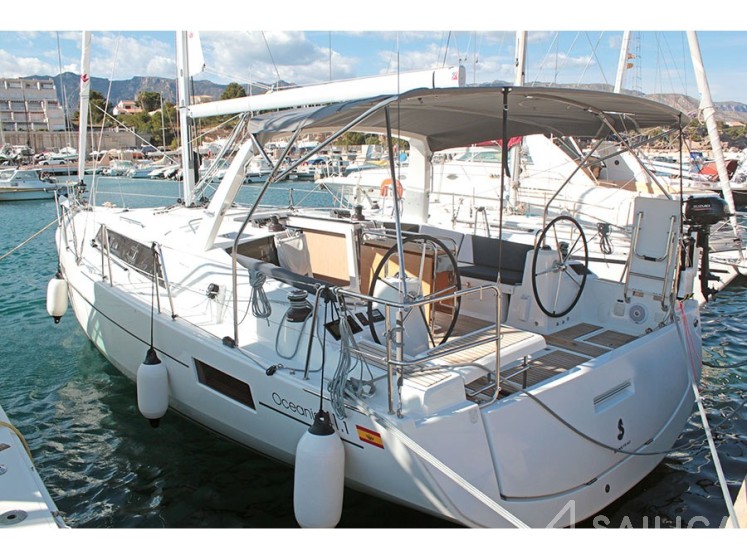 Oceanis 41.1 - Yacht Charter Sailica