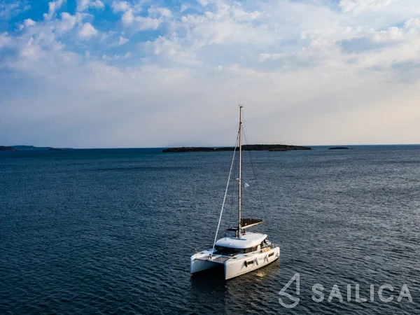 Lagoon 40 - Yacht Charter Sailica