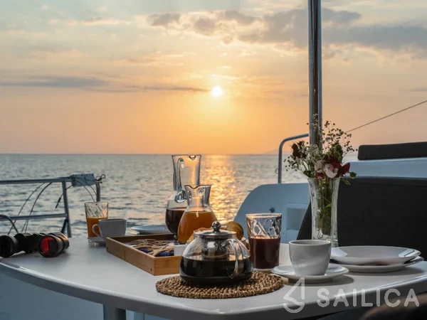 Lagoon 40 - Yacht Charter Sailica