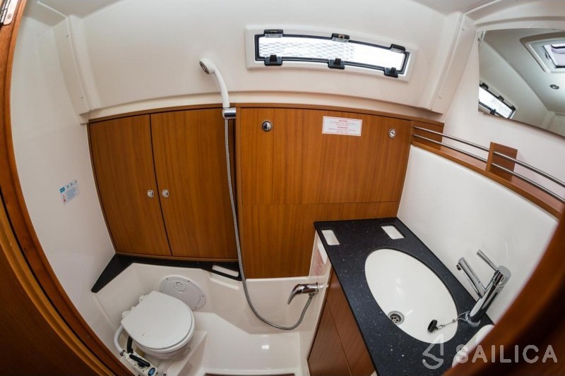 Bavaria 36 Cruiser - Yacht Charter Sailica
