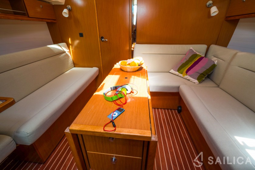 Bavaria 36 Cruiser - Yacht Charter Sailica