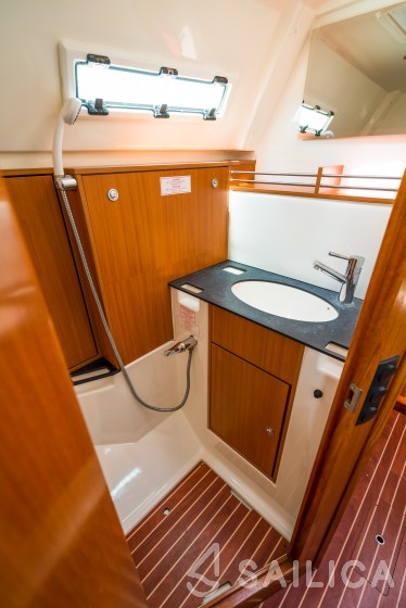 Bavaria 36 Cruiser - Yacht Charter Sailica