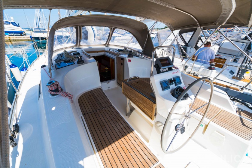 Bavaria 36 Cruiser - Yacht Charter Sailica