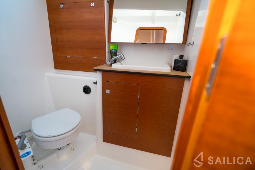 Dufour 382 GL - Yacht Charter Sailica