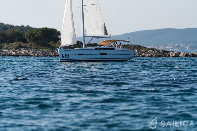 Dufour 382 GL - Yacht Charter Sailica