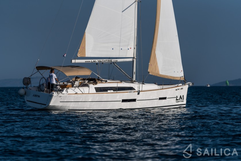 Dufour 382 GL - Yacht Charter Sailica