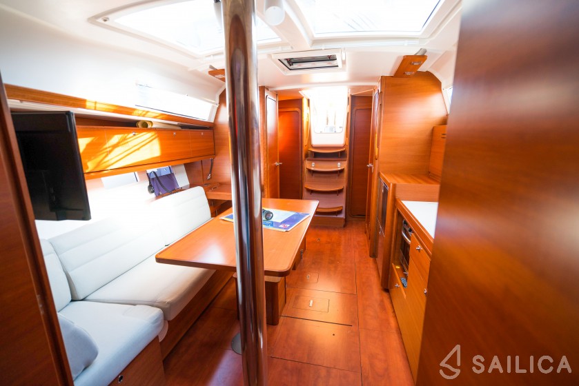 Dufour 382 GL - Yacht Charter Sailica