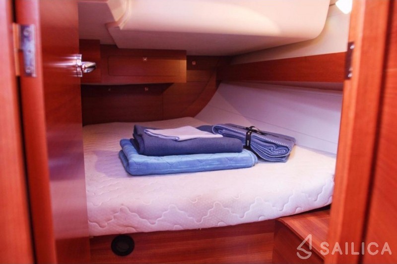 Dufour 382 GL - Yacht Charter Sailica