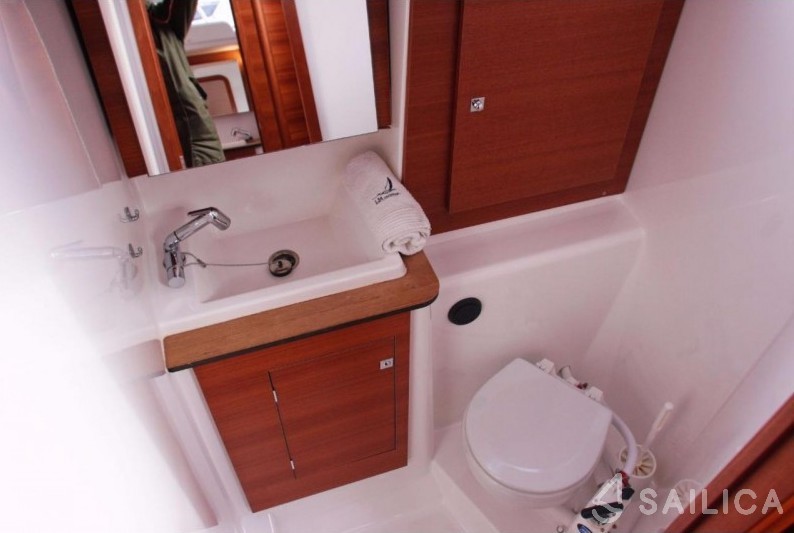 Dufour 382 GL - Yacht Charter Sailica