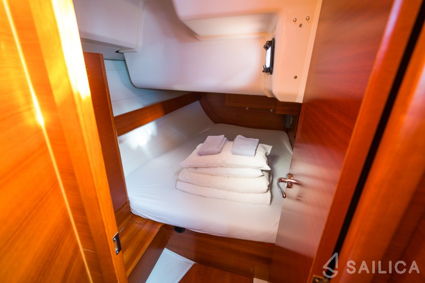 Dufour 382 GL - Yacht Charter Sailica