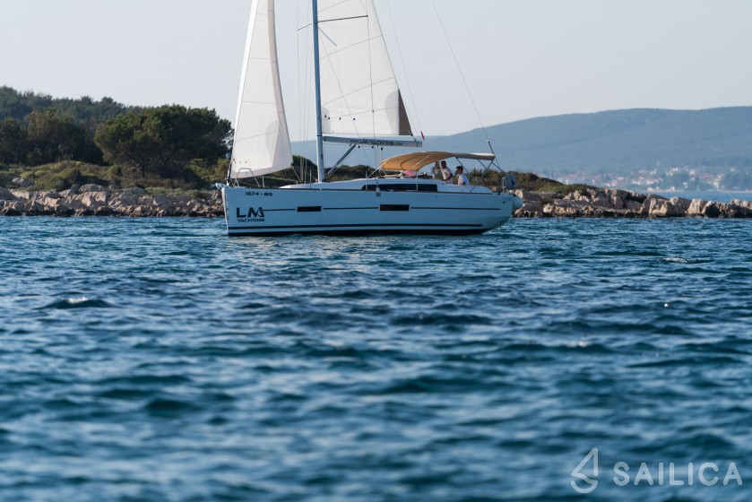 Dufour 382 GL - Yacht Charter Sailica