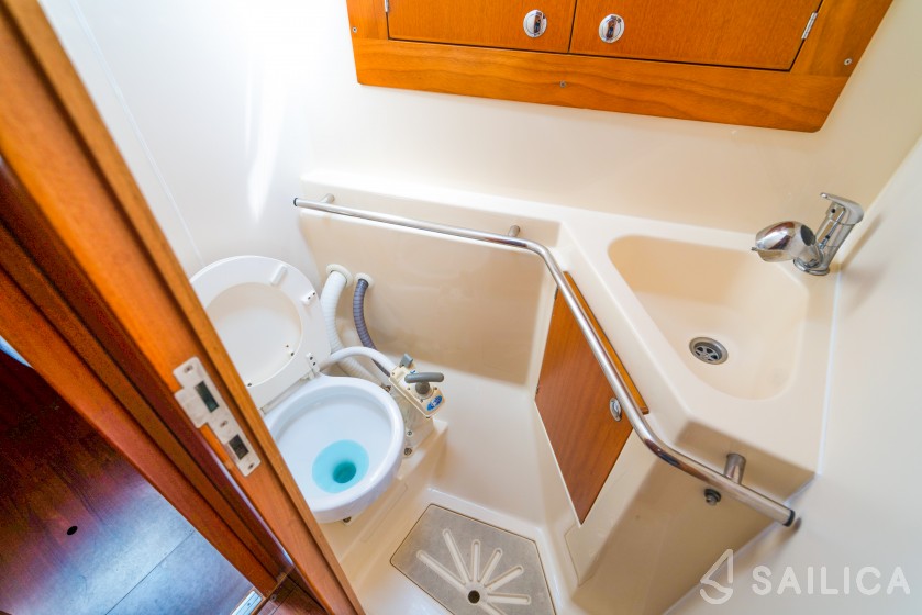 Elan 434 Impression - Yacht Charter Sailica