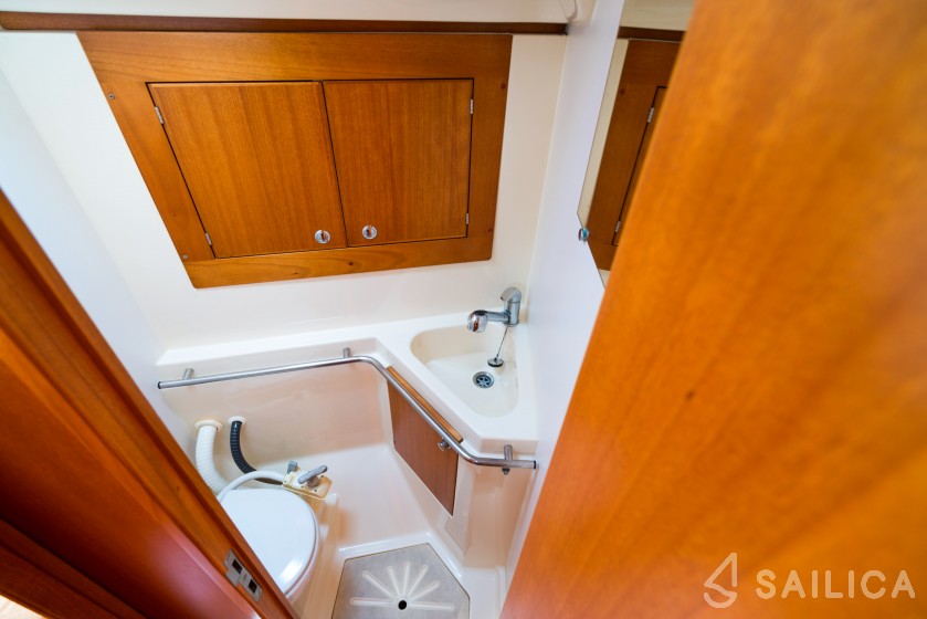 Elan 434 Impression - Yacht Charter Sailica