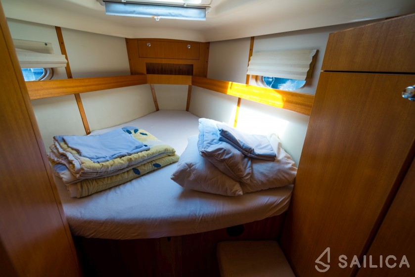 Elan 434 Impression - Yacht Charter Sailica