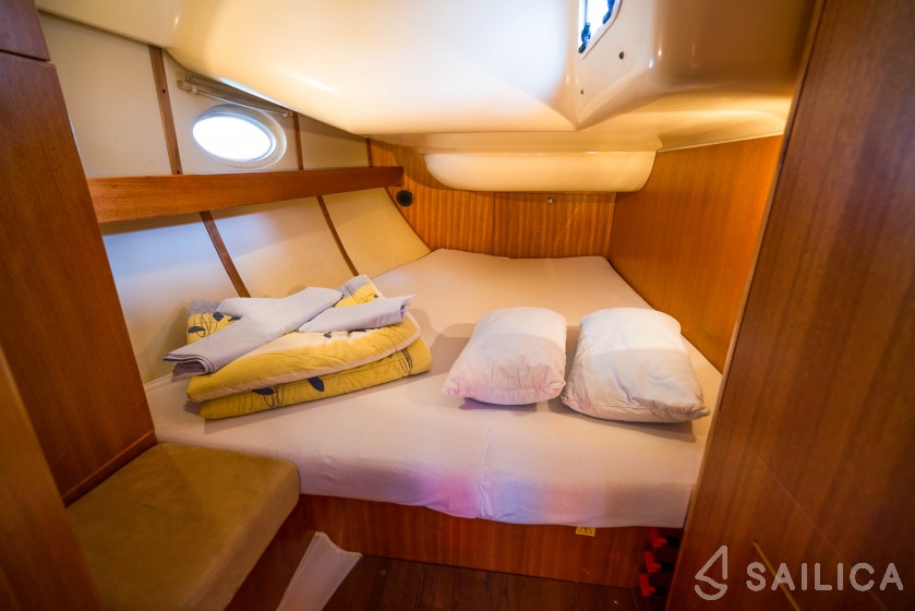 Elan 434 Impression - Yacht Charter Sailica