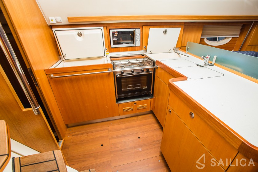 Elan 434 Impression - Yacht Charter Sailica