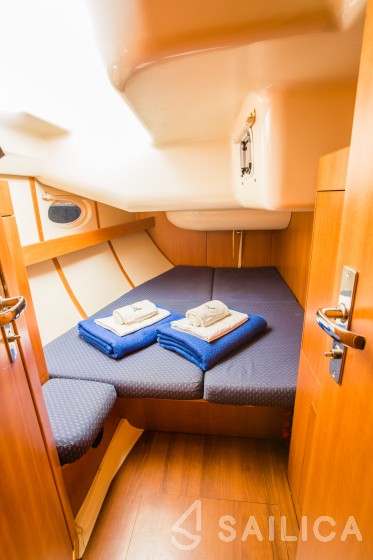 Elan 434 Impression - Yacht Charter Sailica