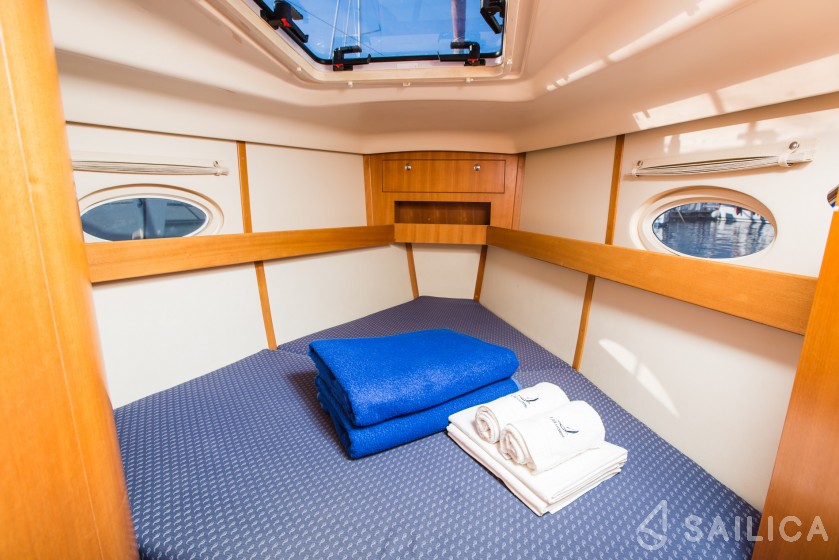 Elan 434 Impression - Yacht Charter Sailica