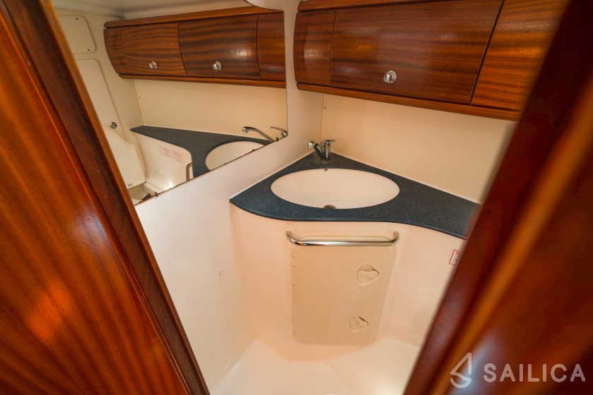 Bavaria 44 - Yacht Charter Sailica