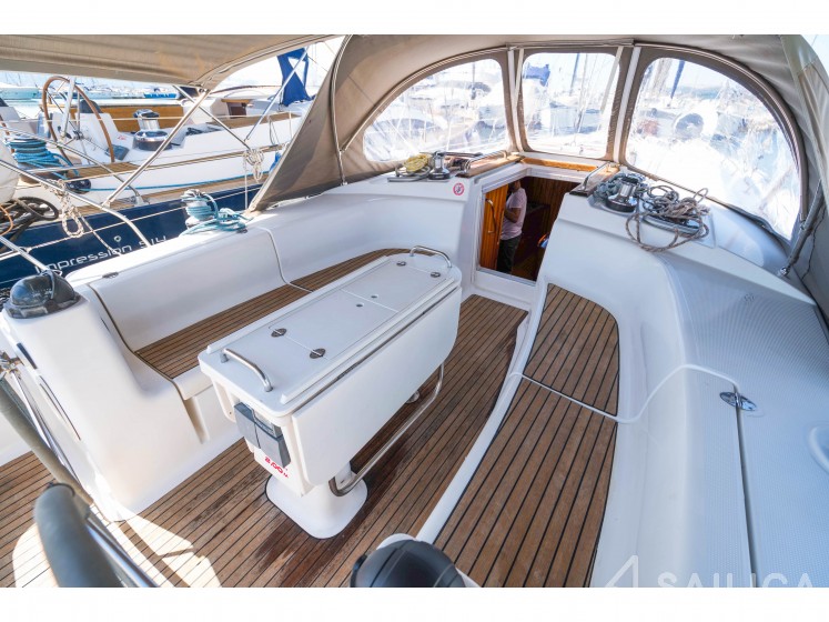 Bavaria 44 - Yacht Charter Sailica