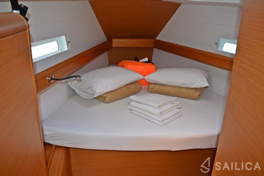 Sun Odyssey 419 - Yacht Charter Sailica