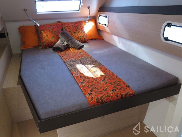 Bali 4.3 - 4 + 2 cab. - Yacht Charter Sailica