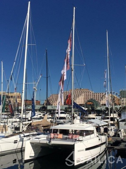 Bali 4.3 - 4 + 2 cab. - Yacht Charter Sailica