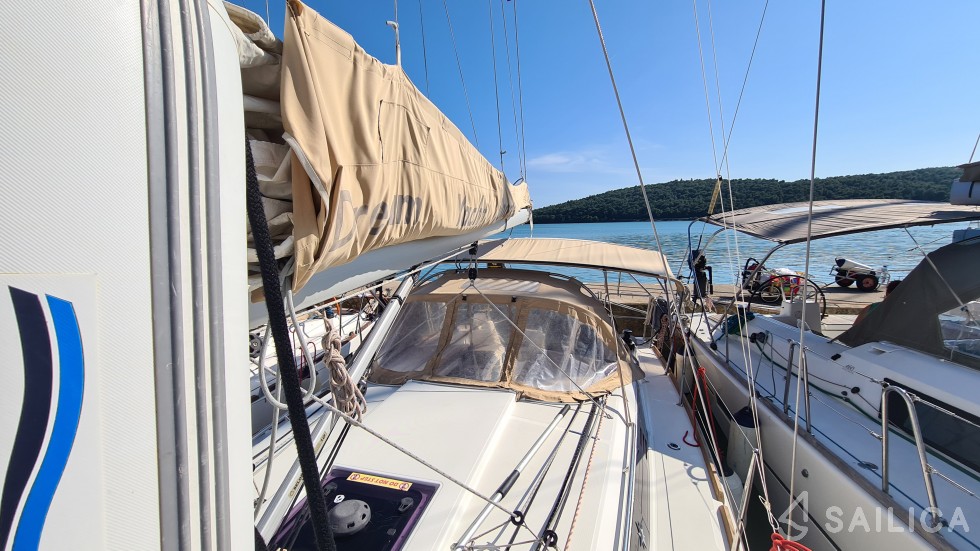 Sun Odyssey 349 - Yacht Charter Sailica