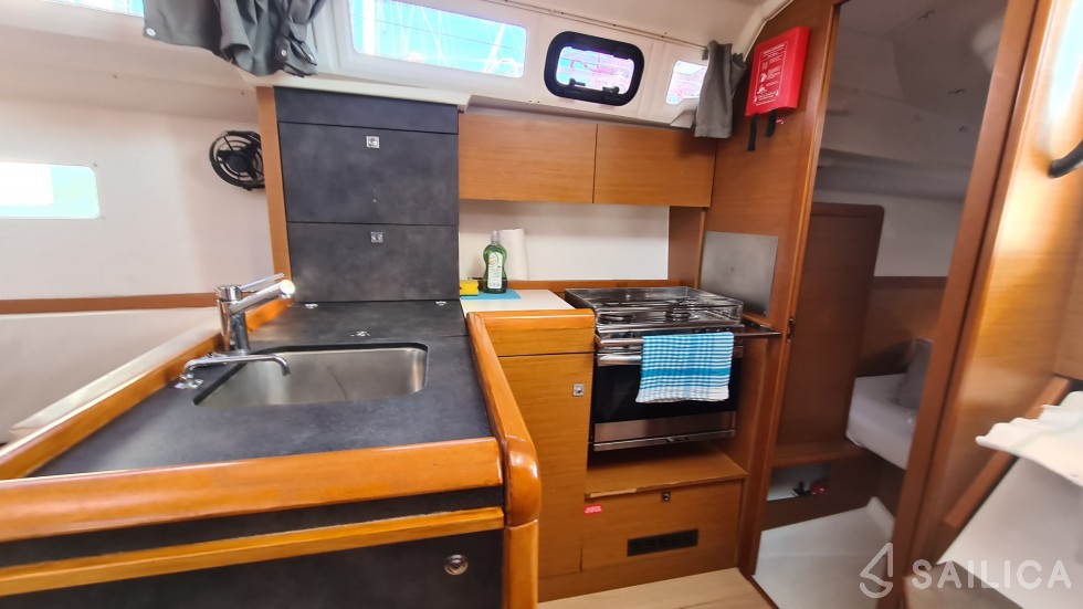 Sun Odyssey 349 - Yacht Charter Sailica