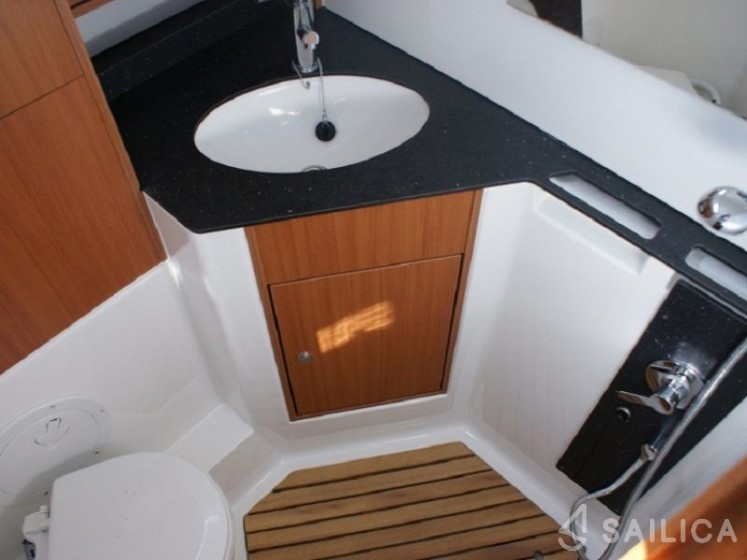 Bavaria 45 Cruiser - Yacht Charter Sailica