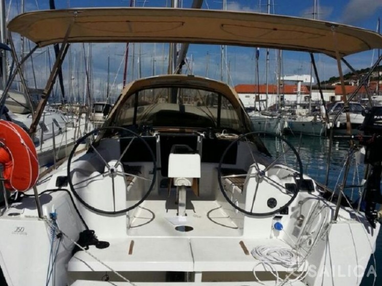 Dufour 350 GL - Yacht Charter Sailica