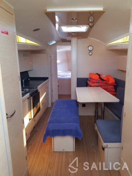 Cobra 41 - Yacht Charter Sailica