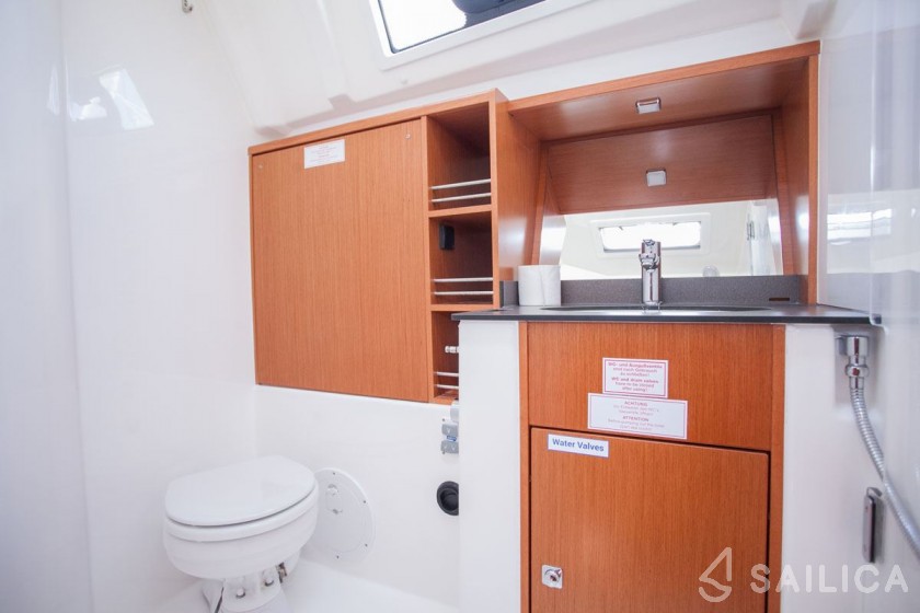 Bavaria 41 Cruiser - Yacht Charter Sailica