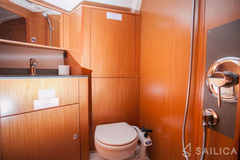 Bavaria 41 Cruiser - Yacht Charter Sailica