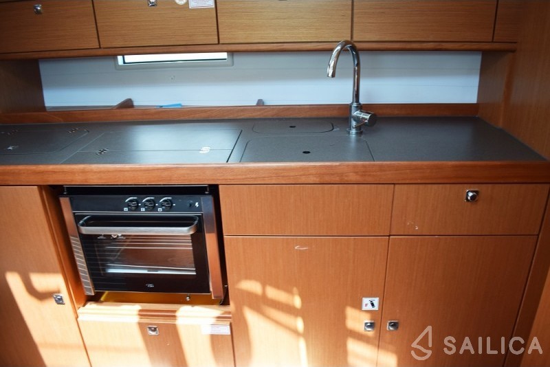 Bavaria 41 Cruiser - Yacht Charter Sailica