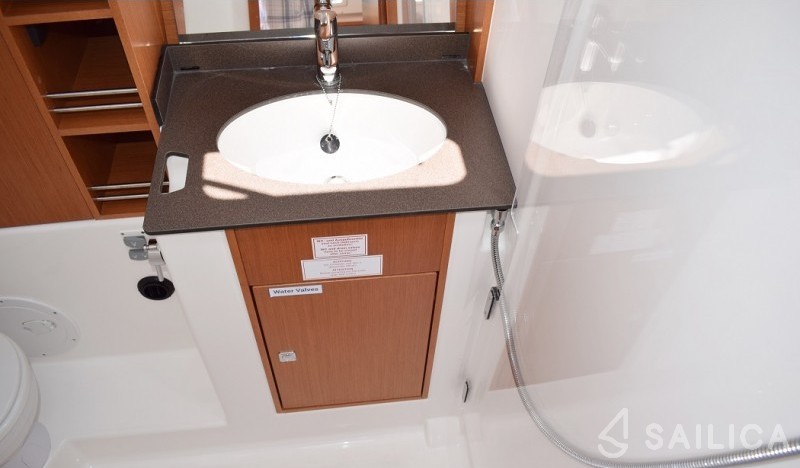 Bavaria 41 Cruiser - Yacht Charter Sailica