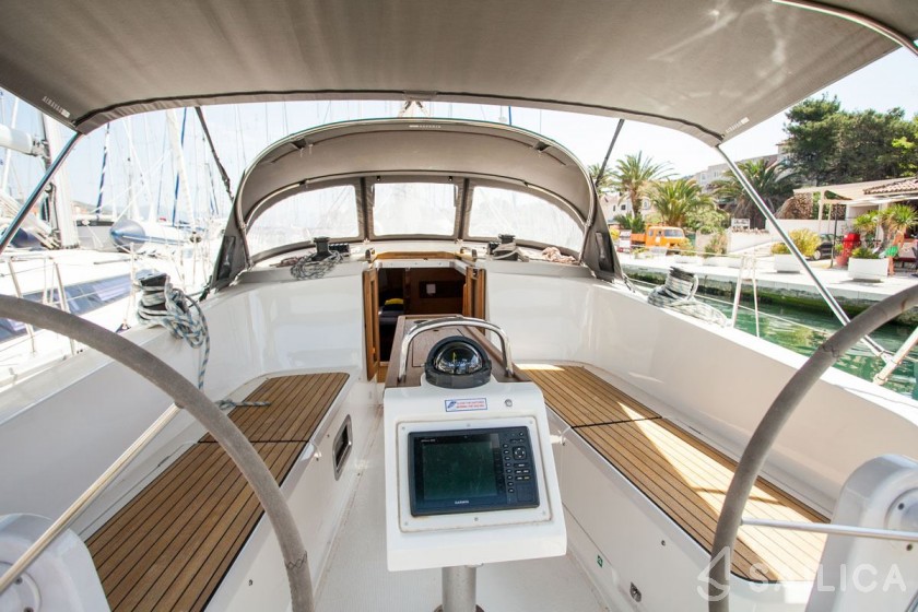 Bavaria 41 Cruiser - Yacht Charter Sailica