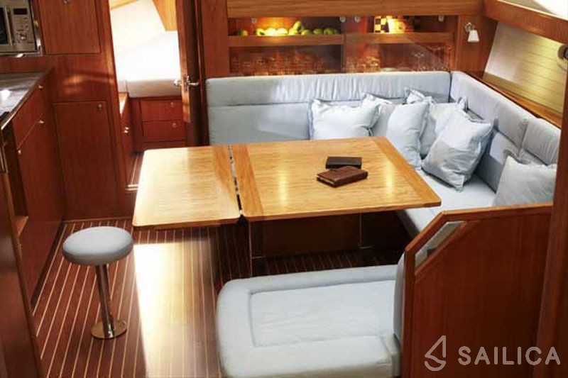 Bavaria 43 Cruiser - Yacht Charter Sailica
